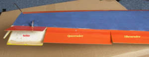 Die Spreizklappen für das Seitenruder. Styropor mit 1mm Balsa beplankt